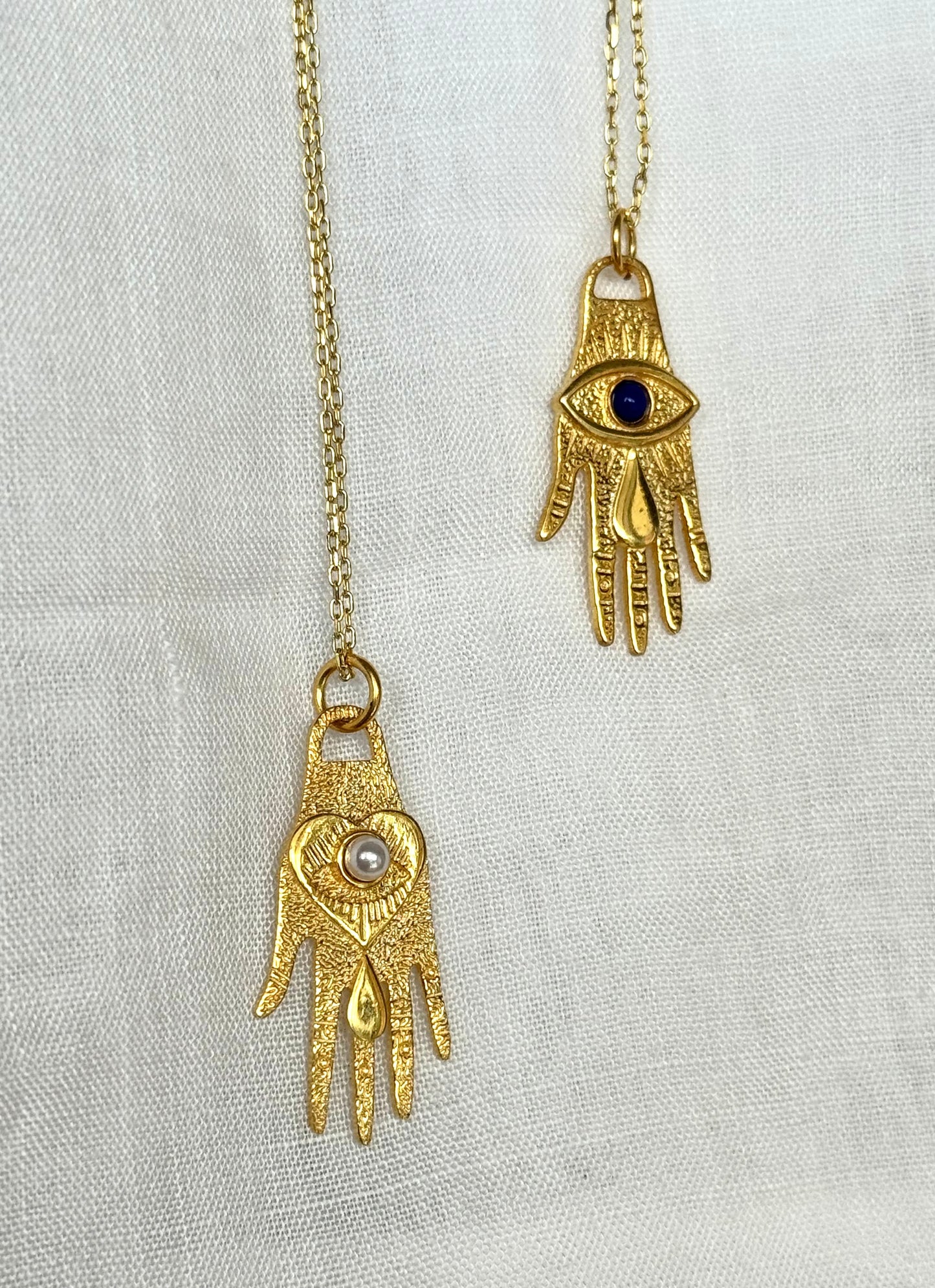 Arvela Hand Necklace