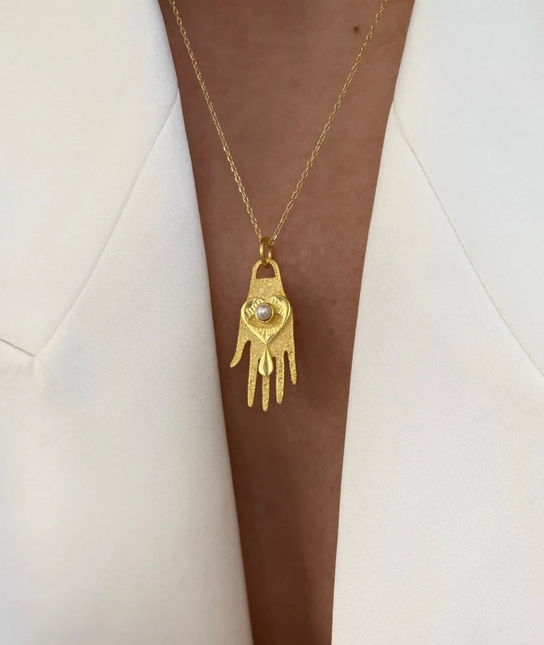 Arvela Hand Necklace
